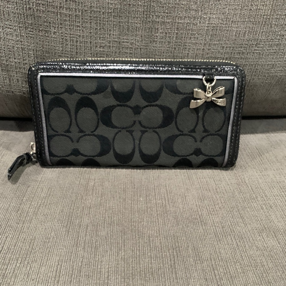 Coach Accordion Continental Zip Wallet